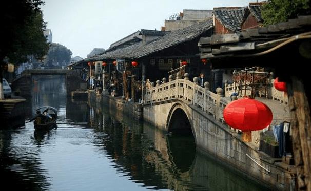记者:拜仁管理层计划与萨内谈论续约,他是未来关键球员